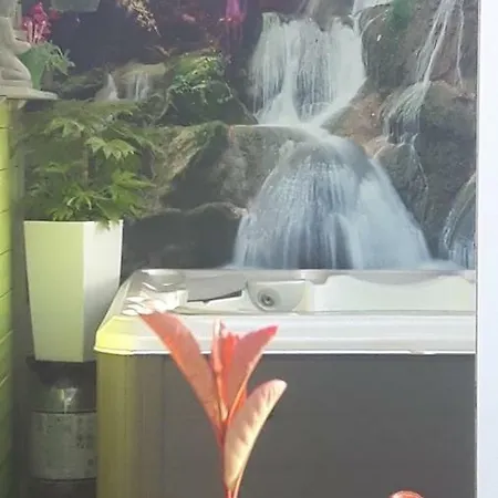 ゲストハウス Cathares Holidays 4*