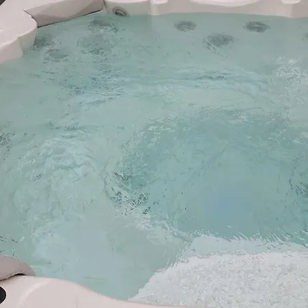 ゲストハウス Cathares Holidays カルカソンヌ